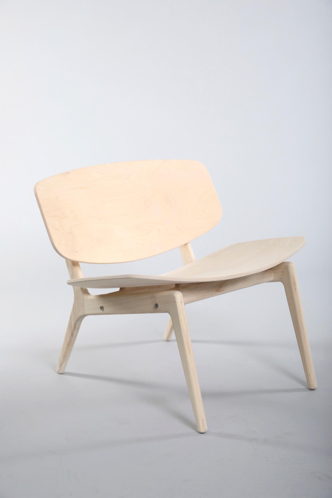 Redestol 2024 White ash 20” x 32” x 15”